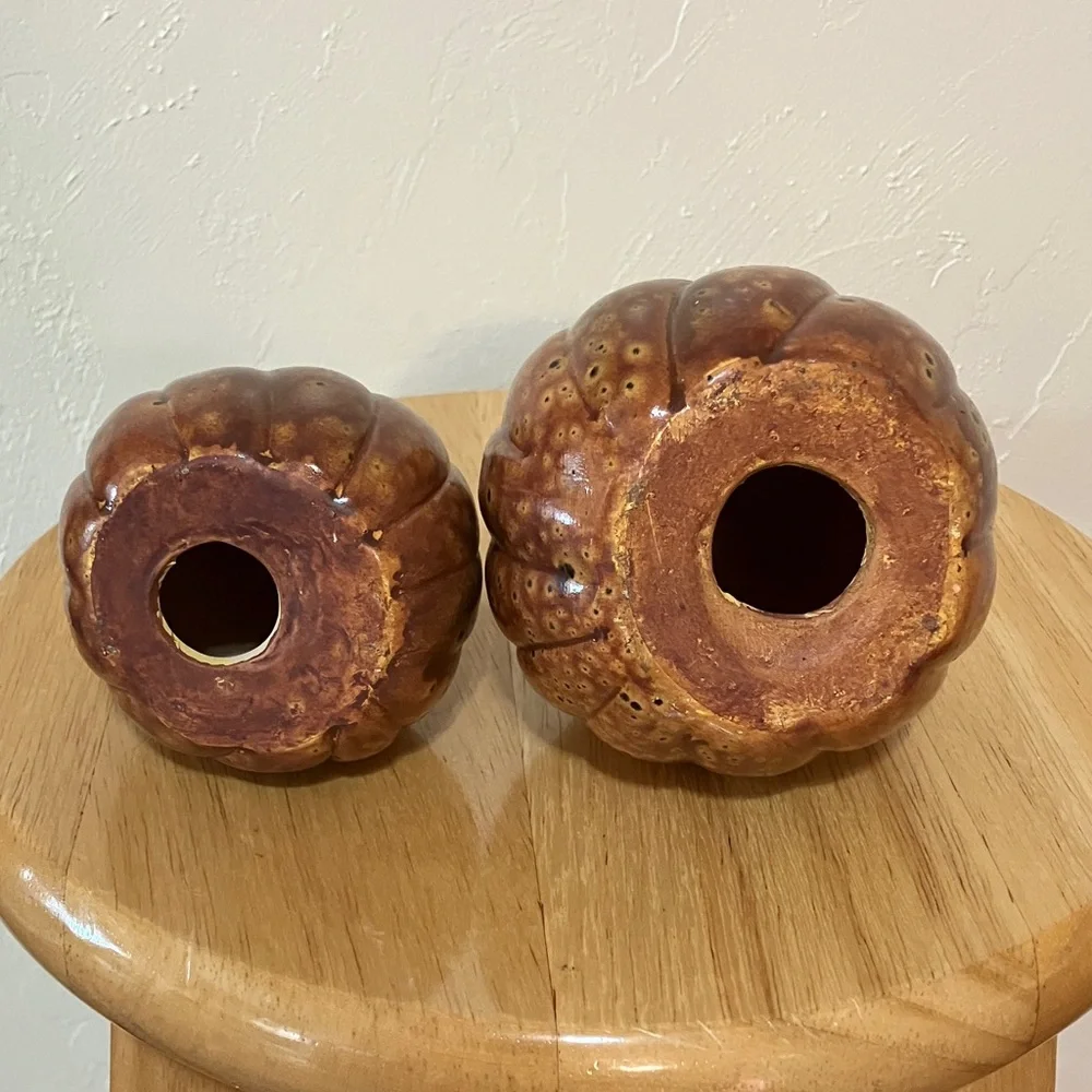 CERAMIC GEESE THAT LOOK LIKE GOURDS